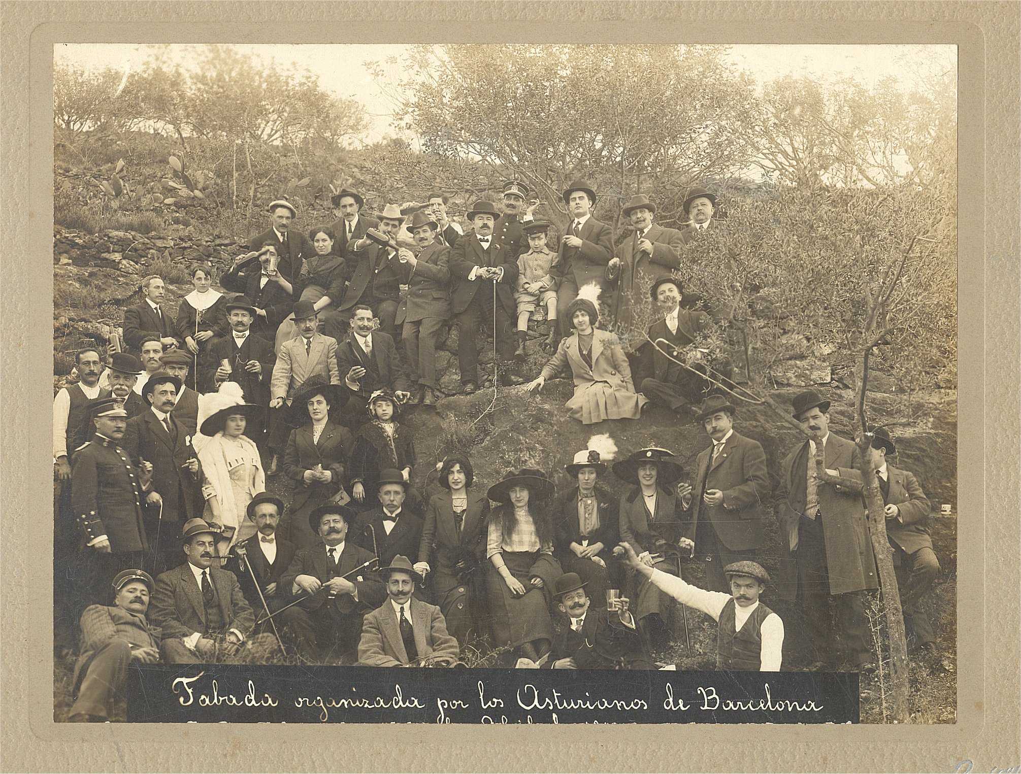1911-10-04--Juan-Garcia-Bravo-Menendez-Fabada-Asturiana-