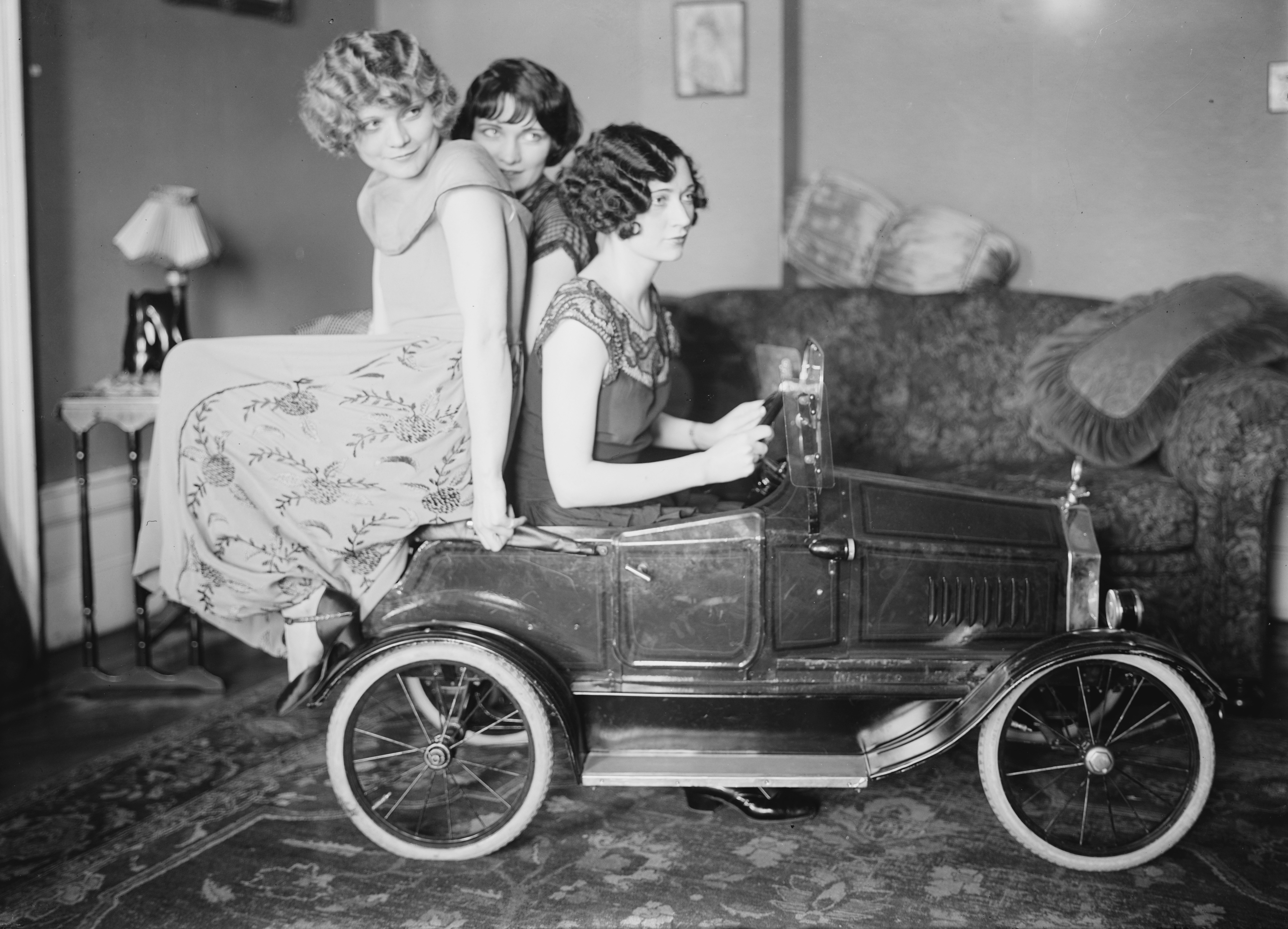 Brox Sisters Toy Car