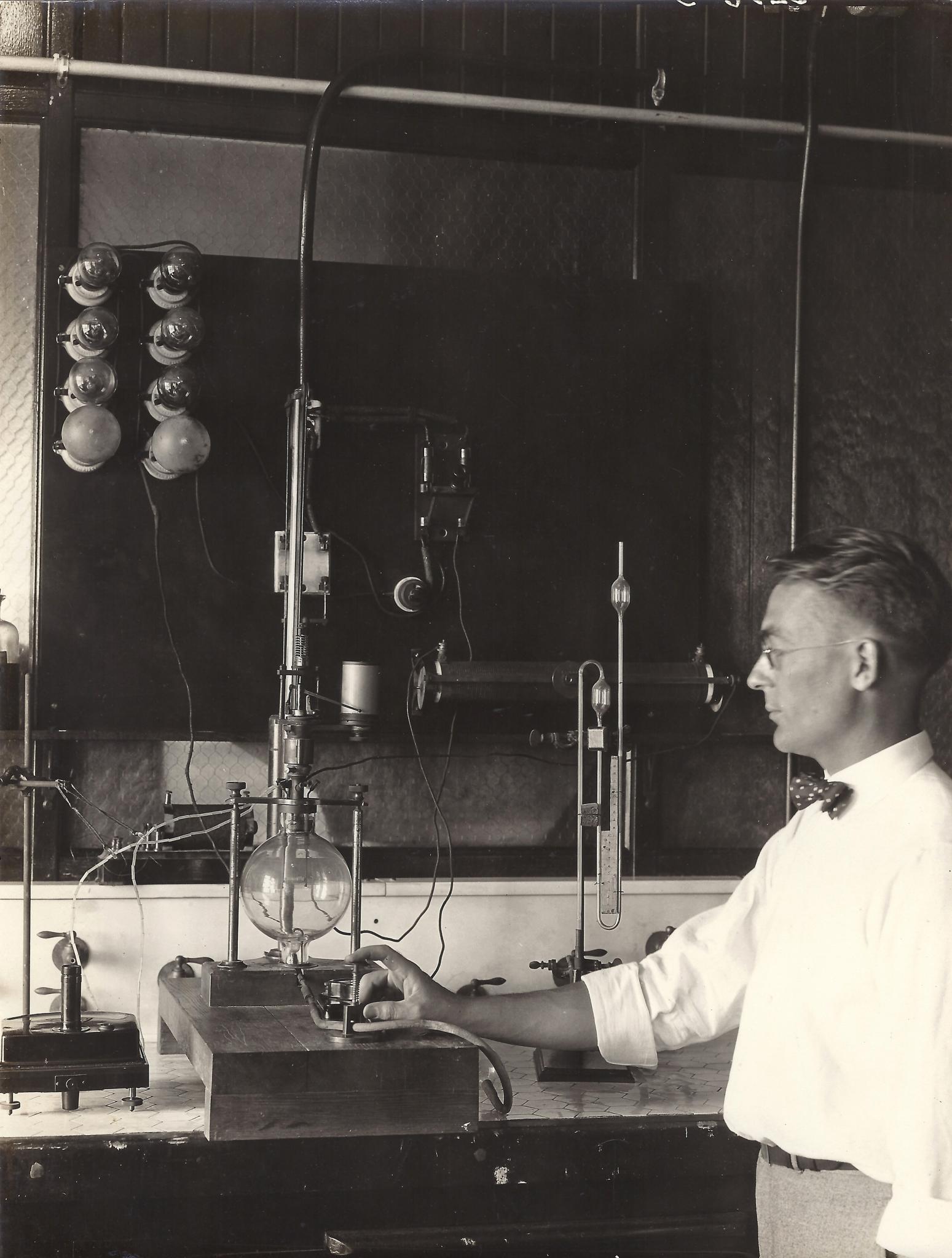 Bureau of Chemistry Scientist (FDA014) (6857468584)