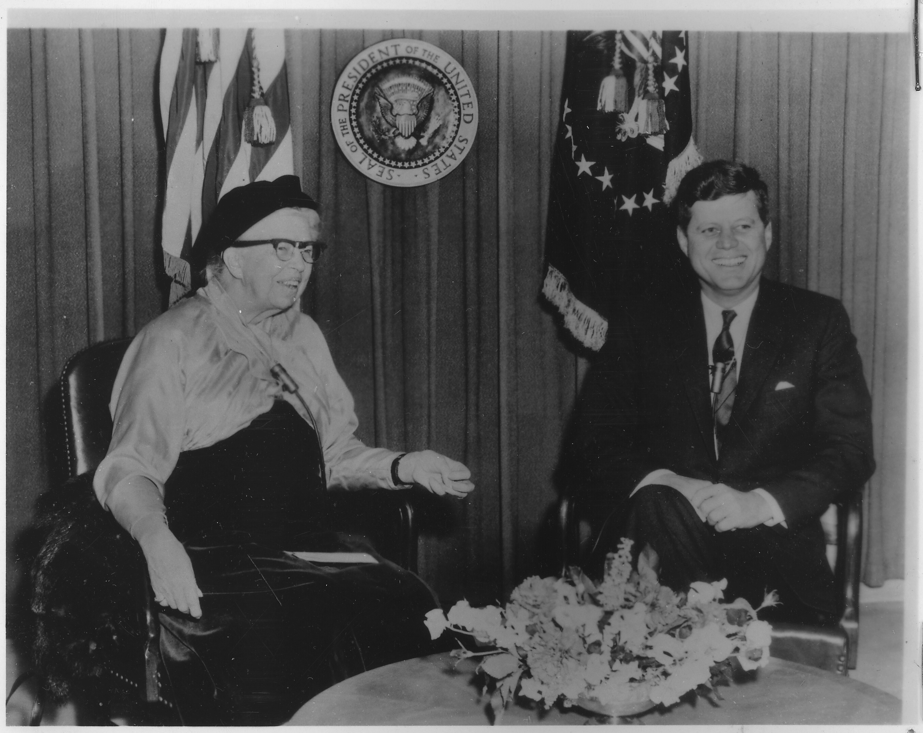 Eleanor Roosevelt and John F. Kennedy - NARA - 196157