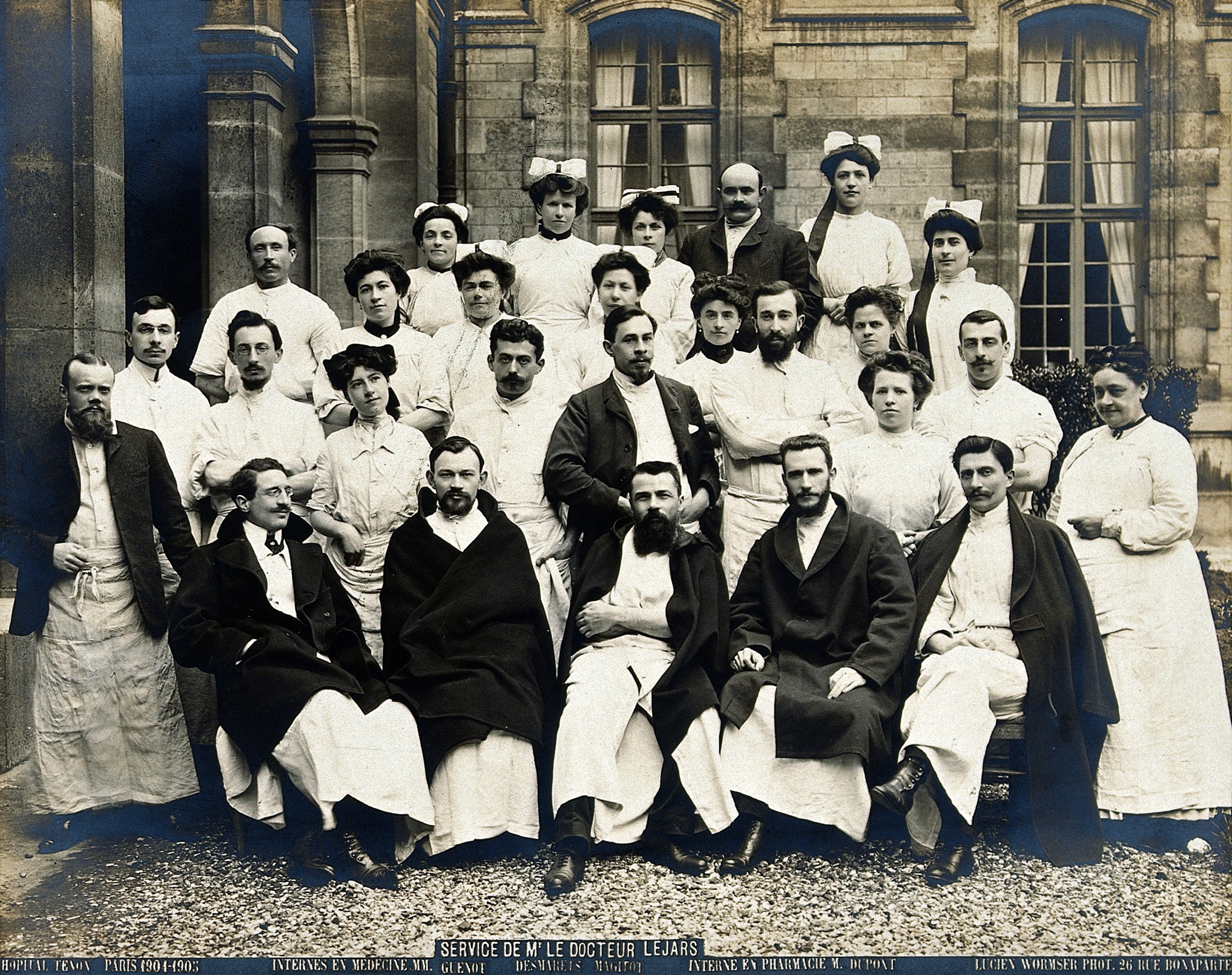 F. Lejars and the staff of Tenon hospital, Paris. Photograph Wellcome V0028225