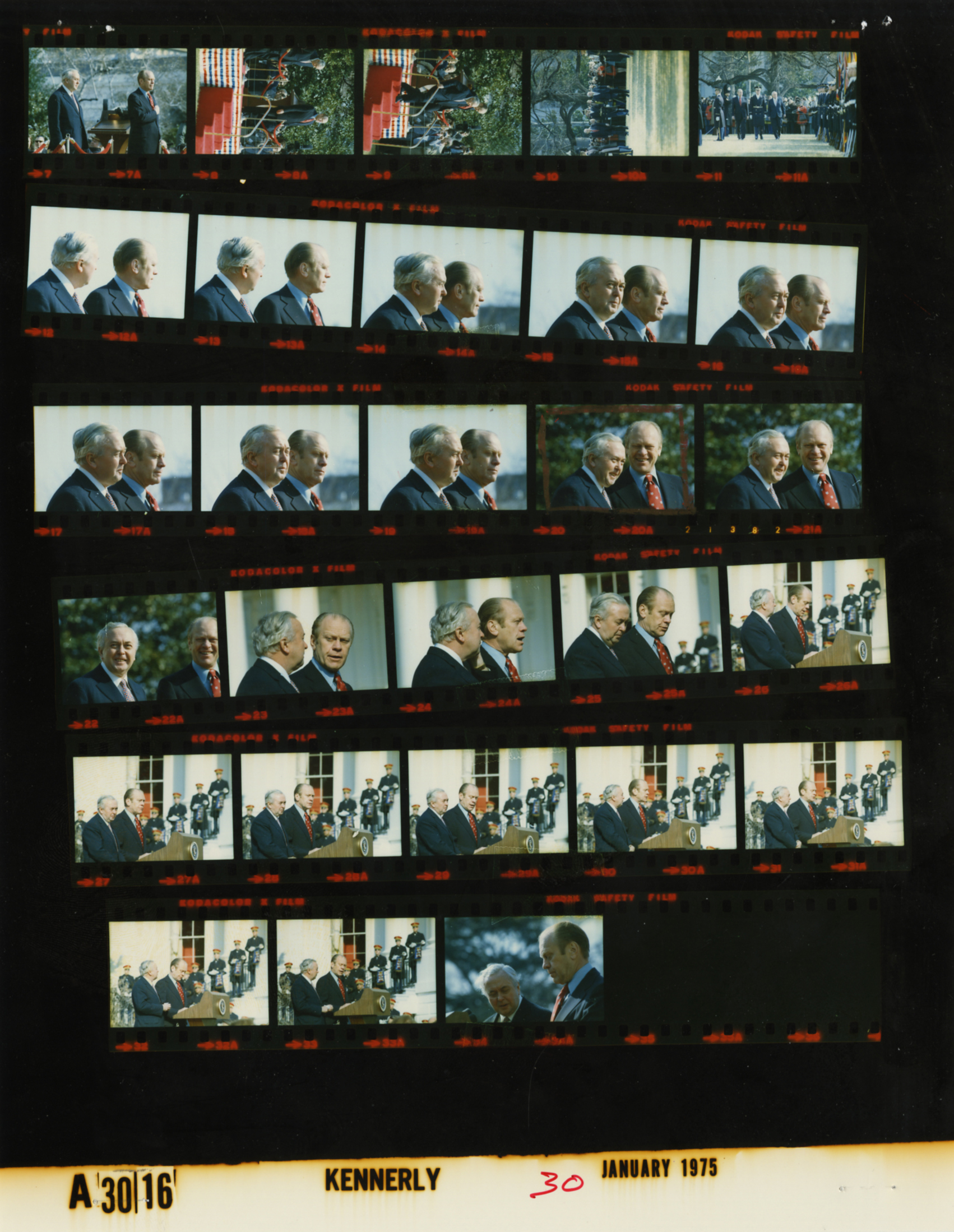 Ford A3016 NLGRF photo contact sheet (1975-01-30)(Gerald Ford Library)
