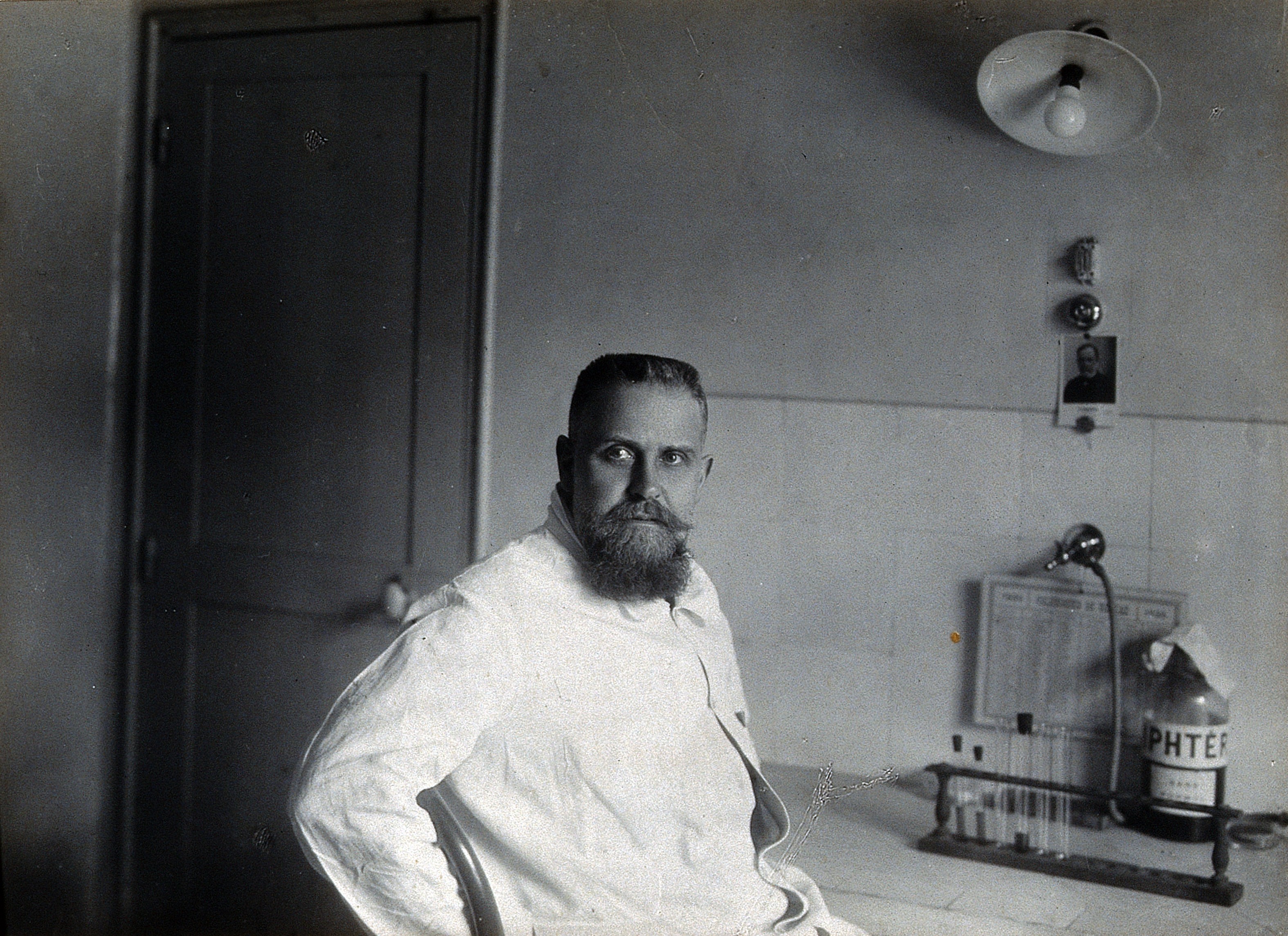 Gaston Ramon. Photograph. Wellcome V0027053