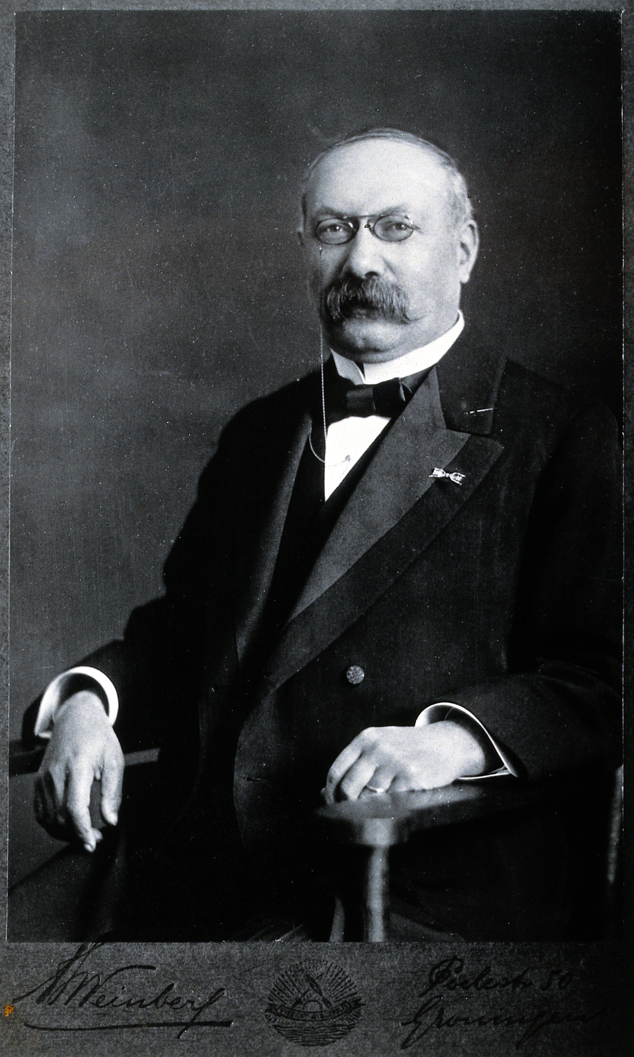 Hartog Jakob Hamburger. Photograph. Wellcome V0026509