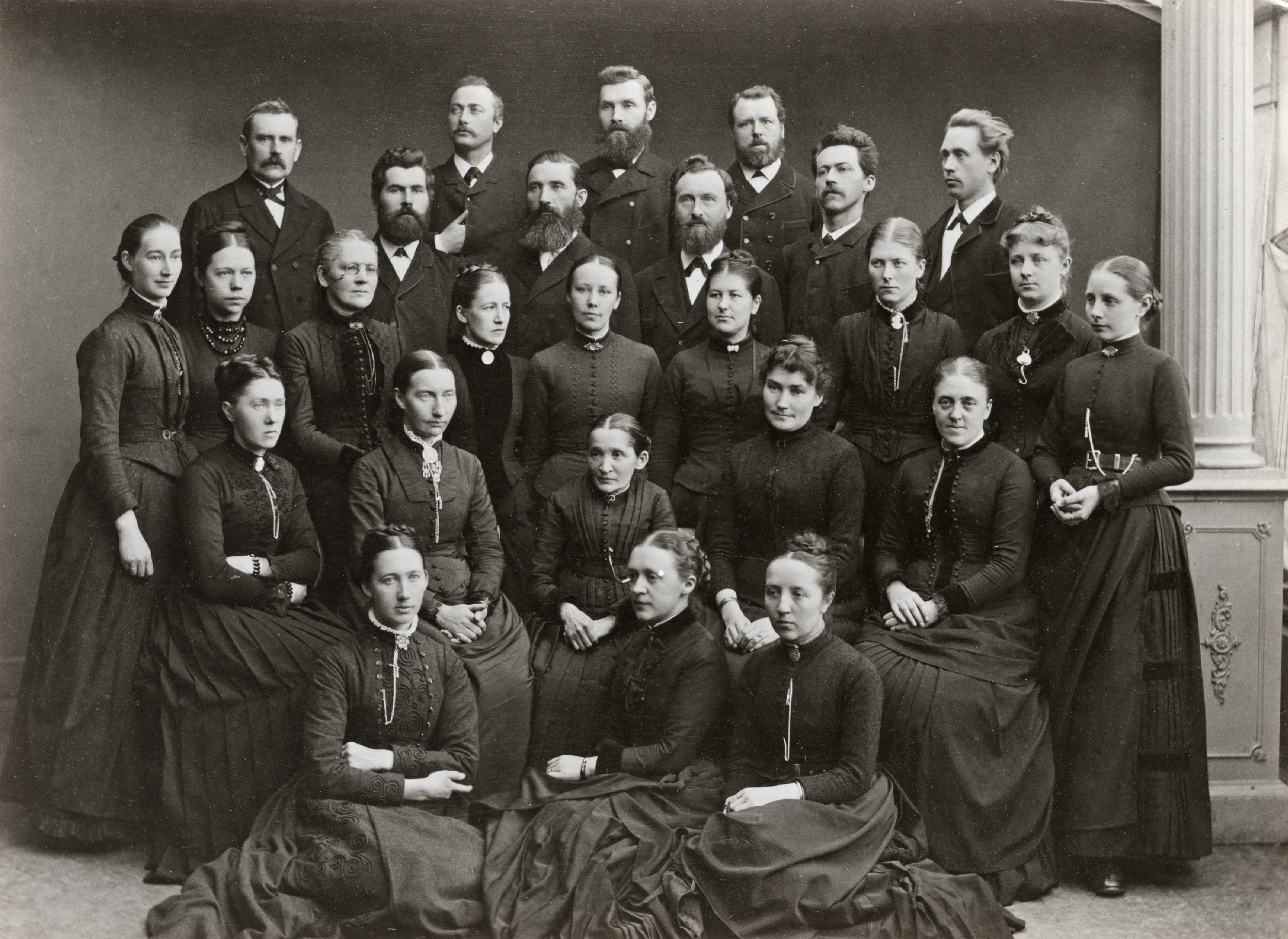 Ila skoles lærerpersonale (ca. 1887) (7850315318)