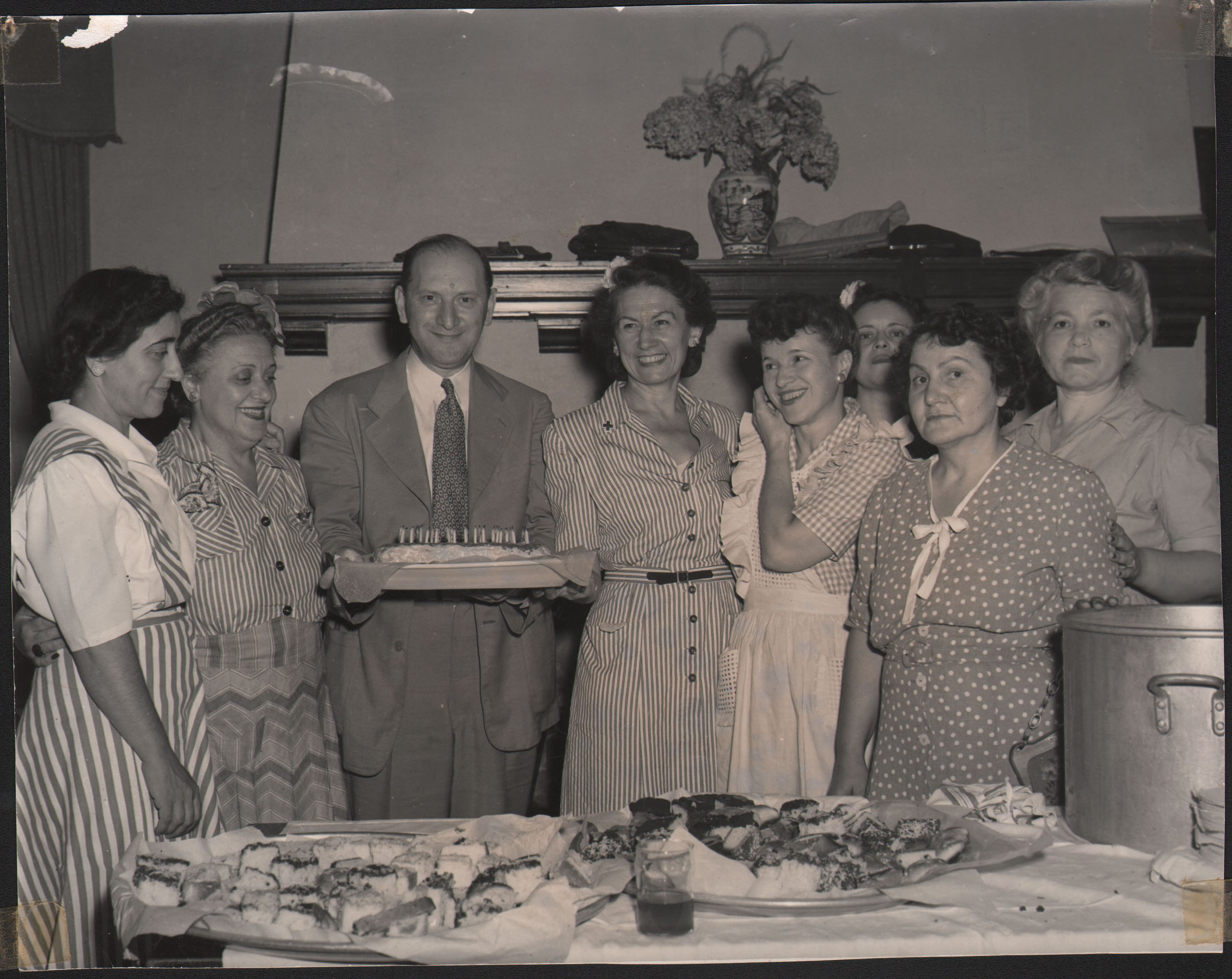 Jewish Welfare Board cookout for soldiers (3409281465)