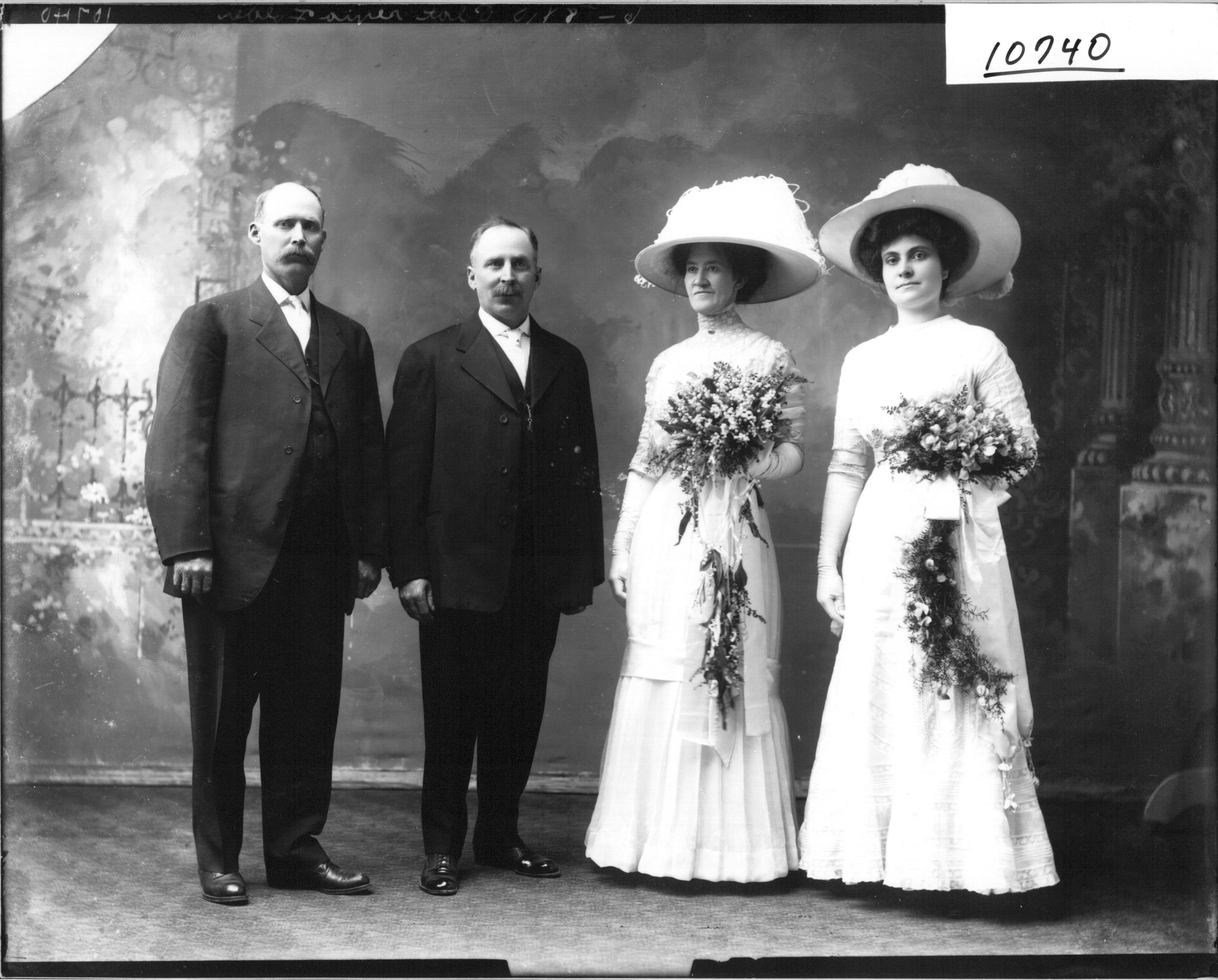 John Delmore bridal party 1911 (3190746863)