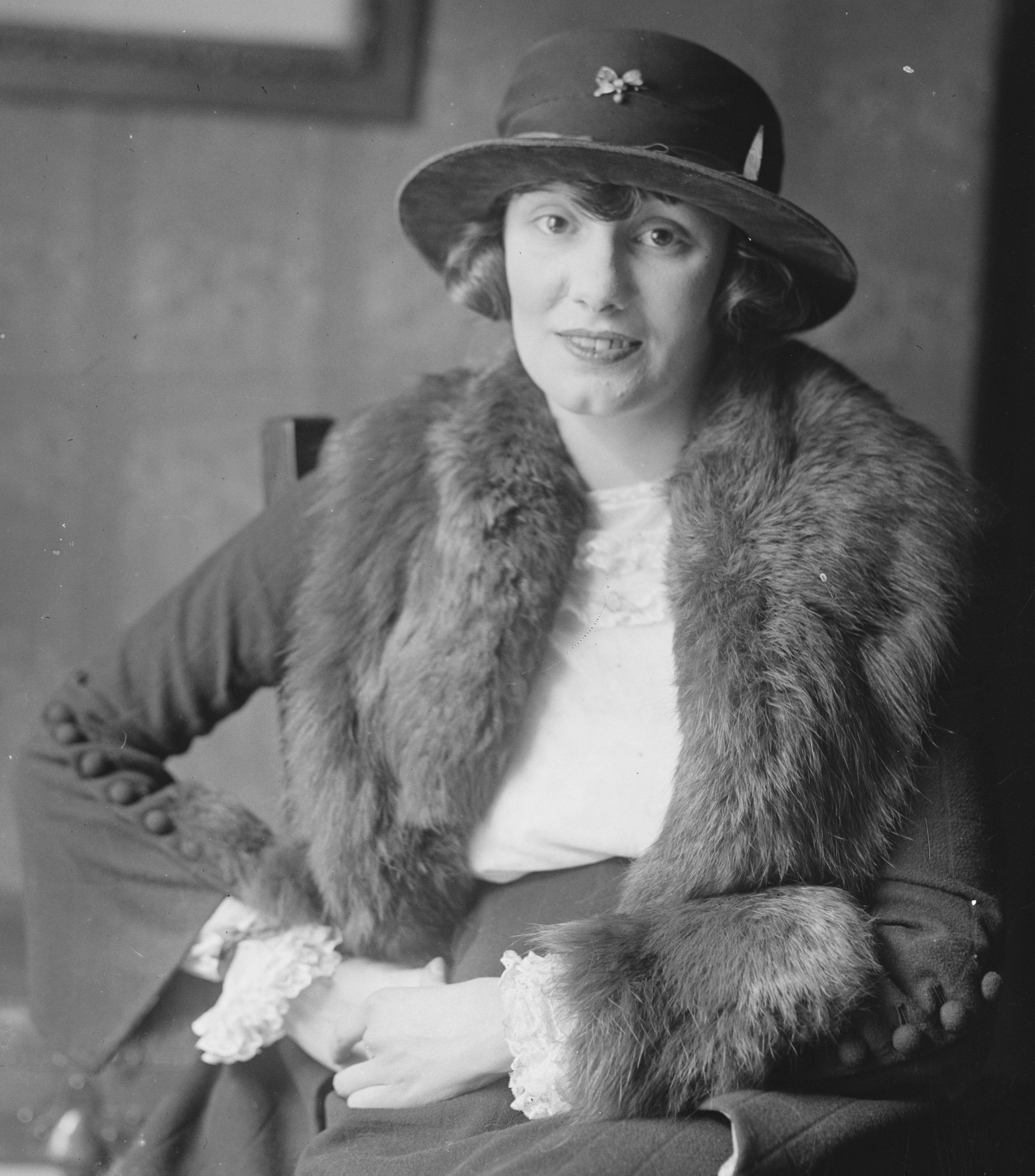 MarionHarrisHatBainCropped