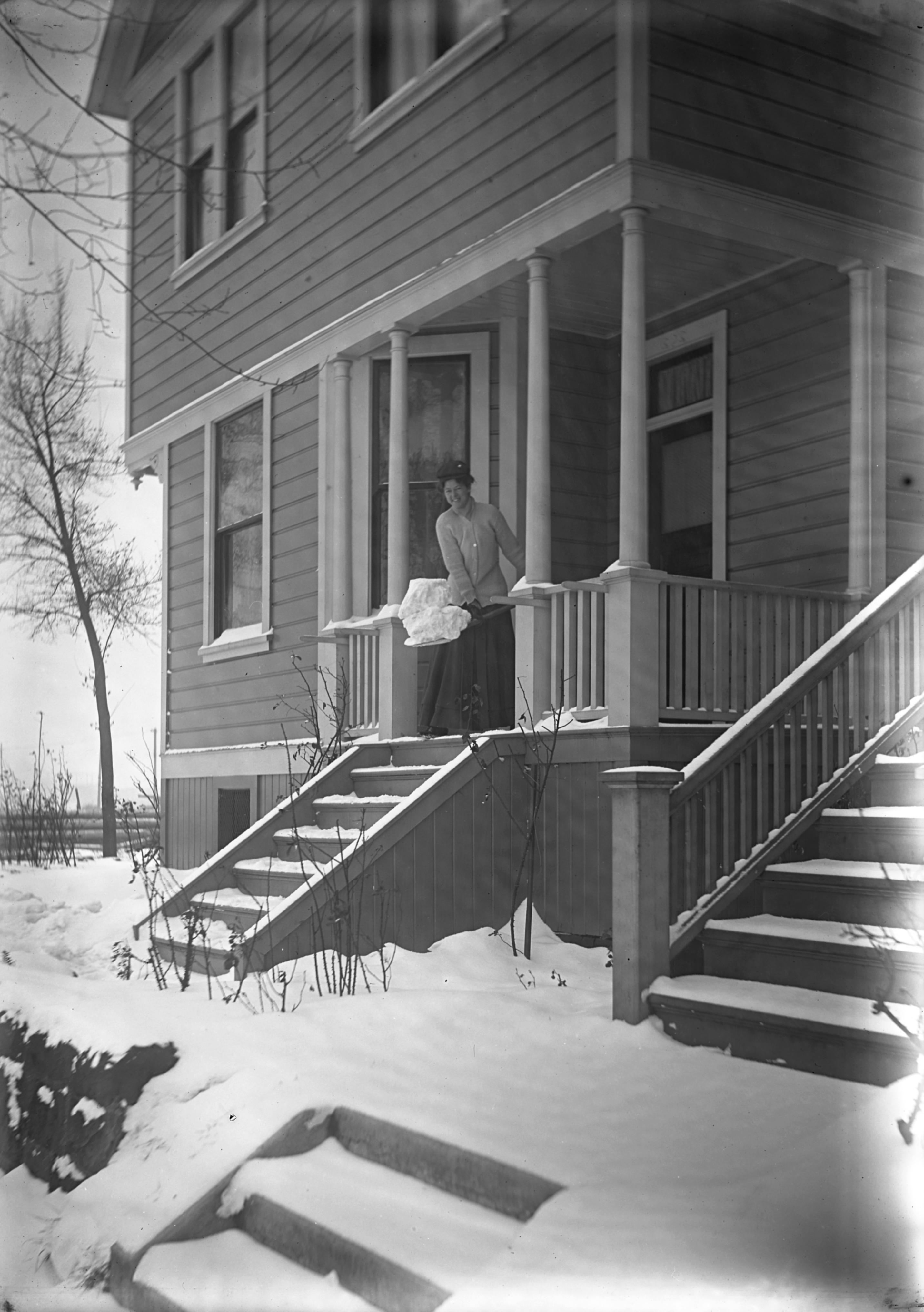 Maud Bohlman shoveling snow (3946105676)