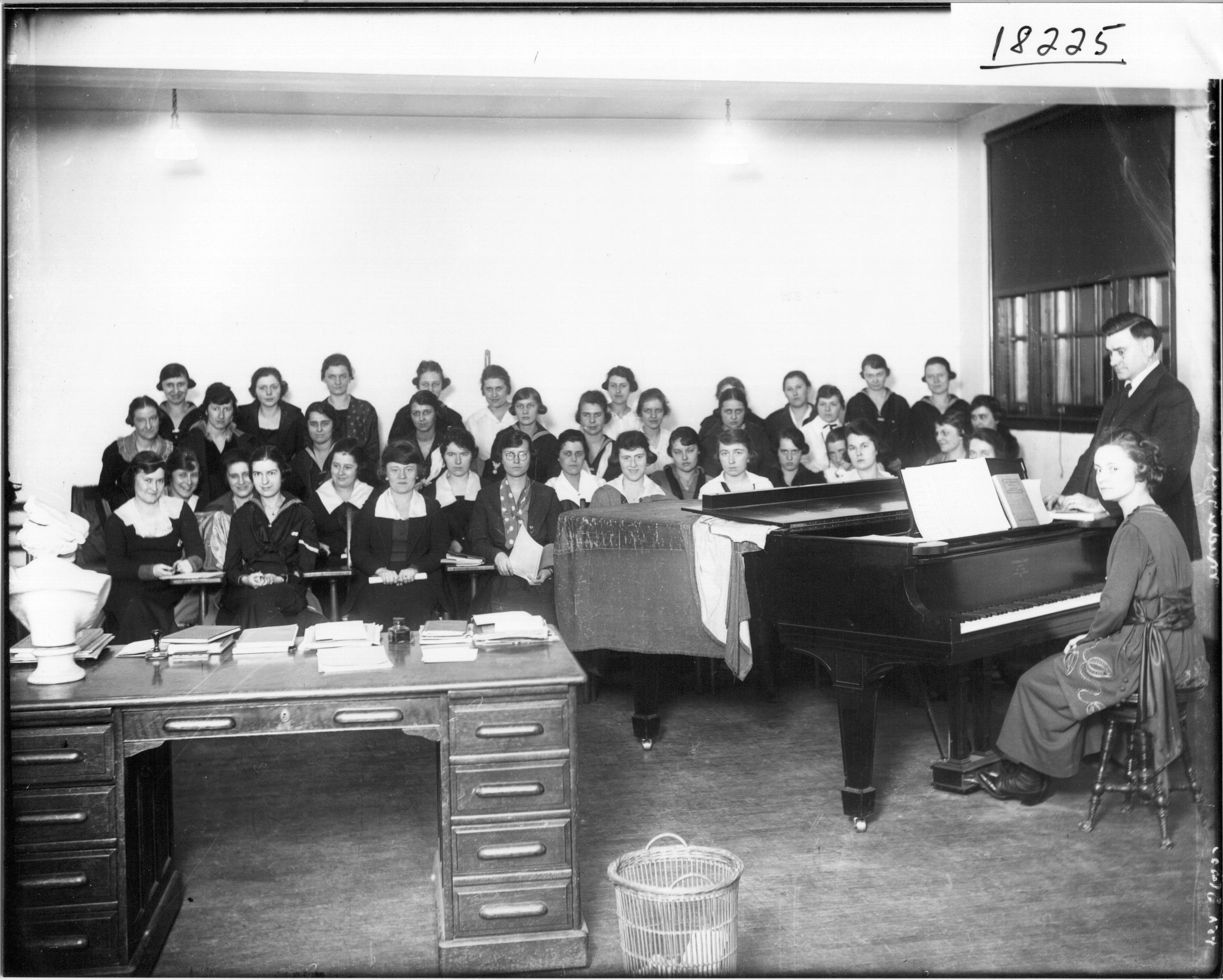 Miami University Madrigal Club 1919 (3191488440)