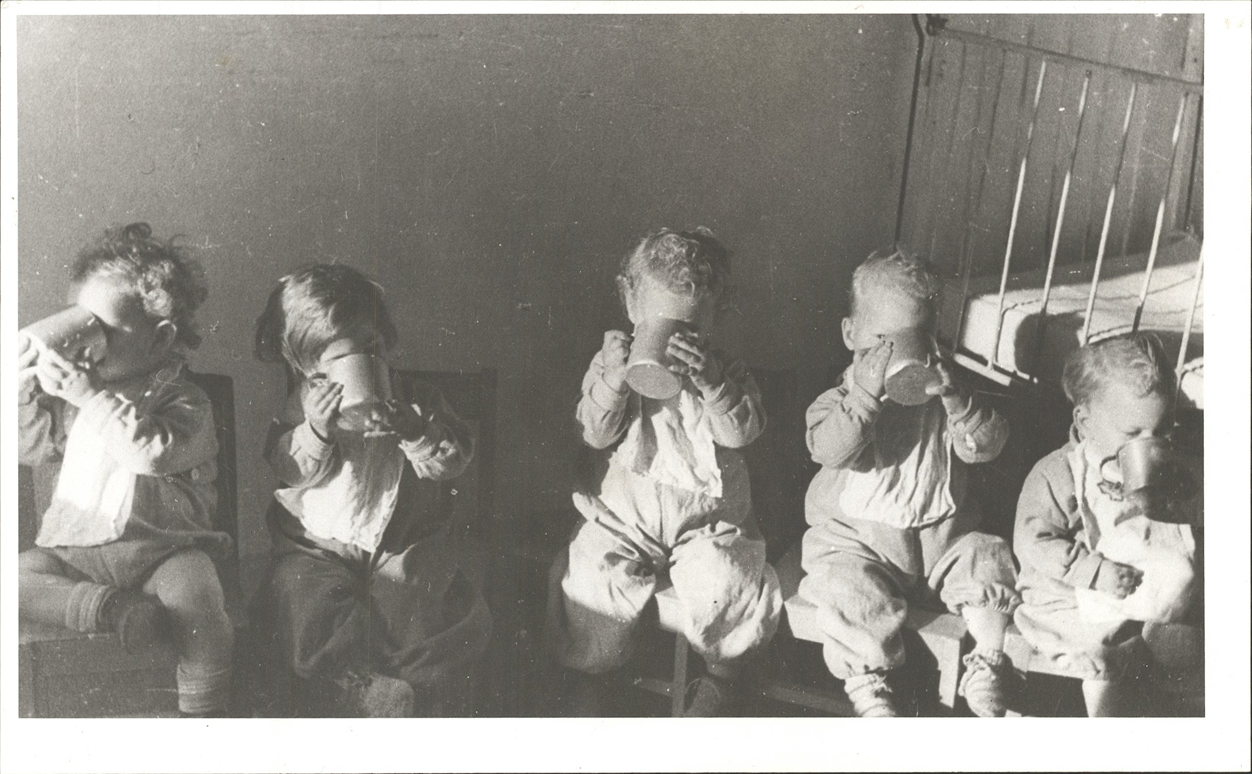 PikiWiki Israel 13758 children at Kibbutz Givat Hshlosha
