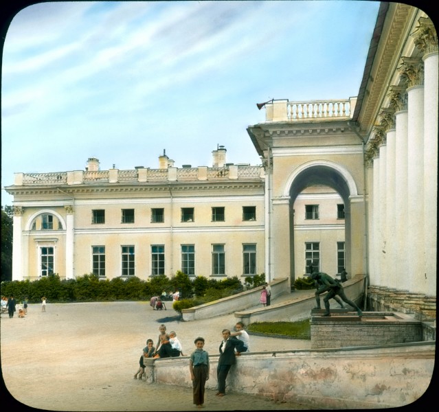 Alexander Palace exterior - Children playing around the entrance