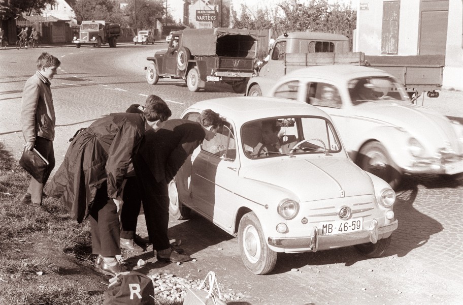 Avtoštoparji v Mariboru 1961 (2)