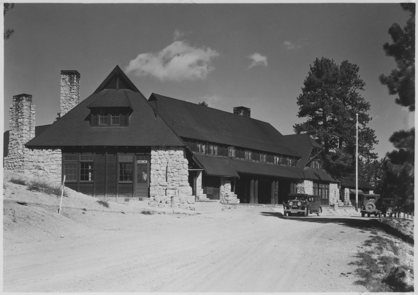 Bryce Canyon Lodge. - NARA - 520222
