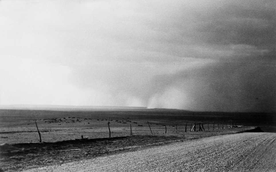 Dorothea Lange, Dust storm near Mills, New Mexico, 1935