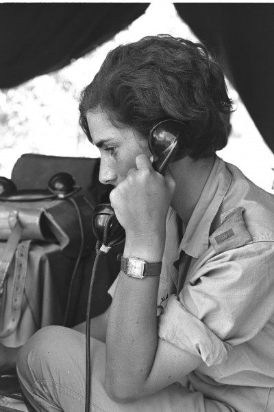 Flickr - Government Press Office (GPO) - Lieutenant on a Field Telephone