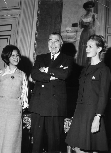 Gallrad. SAS Inauguration of SAS Trans-Asian Express, From the left- Nime Norgay, daughter of Sherpa Tenzing Norgay, Prince Bertil and Mälardrottningen 1967 in Stockholm (1)