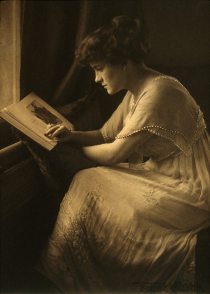 Gertrude Kasebier - Portrait of Martine McCulloch - Google Art Project