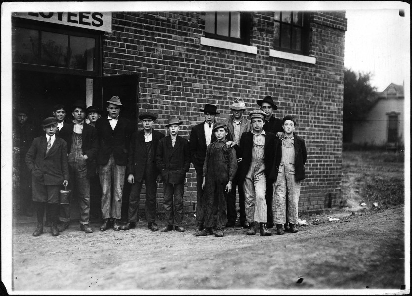Group of men and boys at Friedman Shelby Shoe Co. The youngest, apparently 11 or 12 years old is Felber McLaughlin.... - NARA - 523337