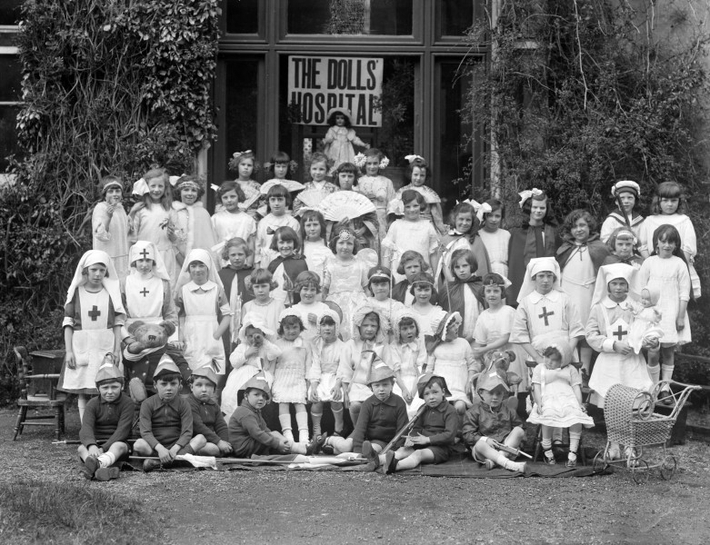 Group Picture of children at Ursuline Convent, Ireland, 1920s, sign labelled 