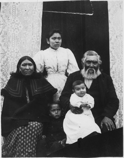Indian family (five persons). Unidentified. - NARA - 297604