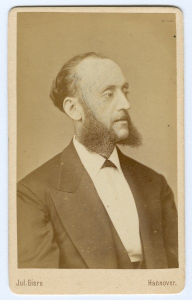 Julius Giere Hannover Sophienstr. 5 CDV Mann mit Backenbart