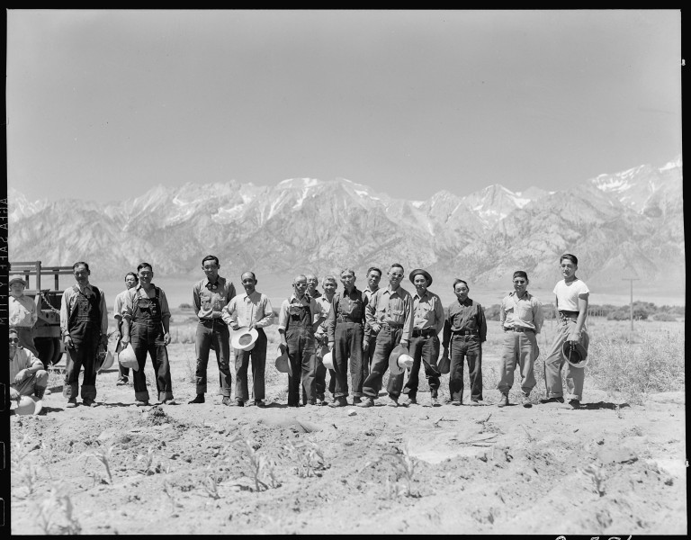 Manzanar Relocation Center, Manzanar, California. Farm crew of which Johnny Fukazawa is foreman. T . . . - NARA - 538050