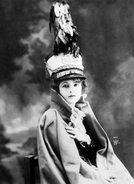 Marguerite Clark in uniform, by White N.Y., 1918