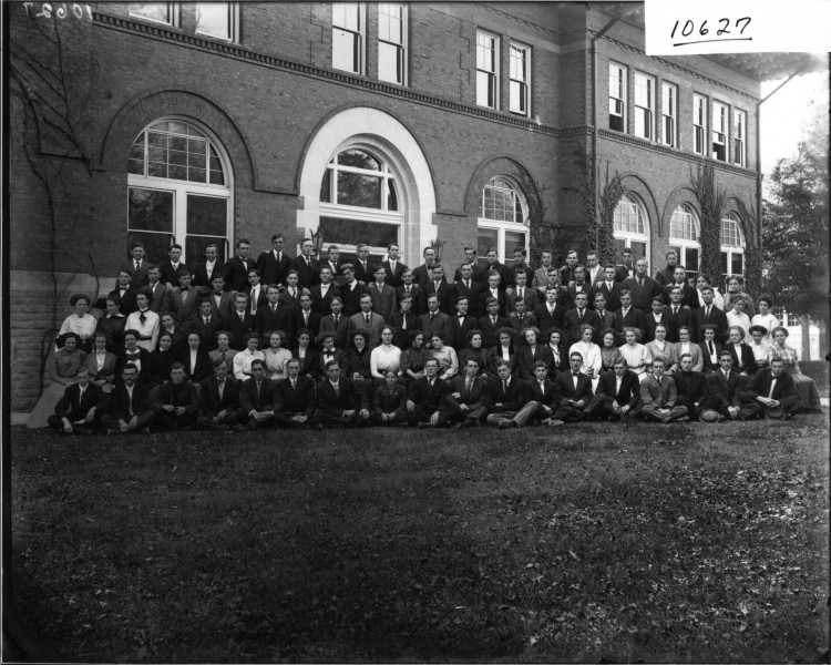 Miami University Liberal Arts College Freshman Class in 1909 (3191459244)