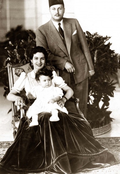 ModernEgypt, Farouk I with his Family, DHP13655-17-3 01