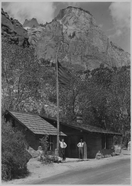 National Park Administration Building and Superintendents Office, the Sentinel in the background. - NARA - 520564