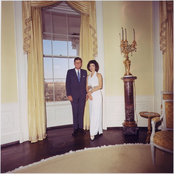 President and First Lady, Portrait Photograph. President Kennedy, Mrs. Kennedy. White House, Yellow Oval Room. - NARA - 194262
