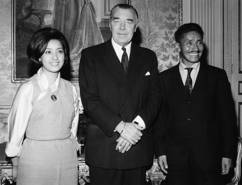 SAS Inauguration of SAS Trans-Asian Express, From left- Nime Norgay, daughter of Sherpa Tenzing Norgay, Prince Bertil and Sherpa Tenzing Norgay in Stockholm