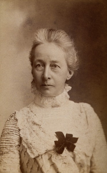 Unidentified woman. Photograph by T.C. Turner & Co. Ltd. Wellcome V0028346