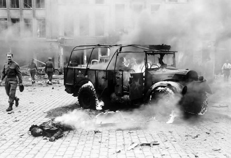 V-2victimAntwerp1944a