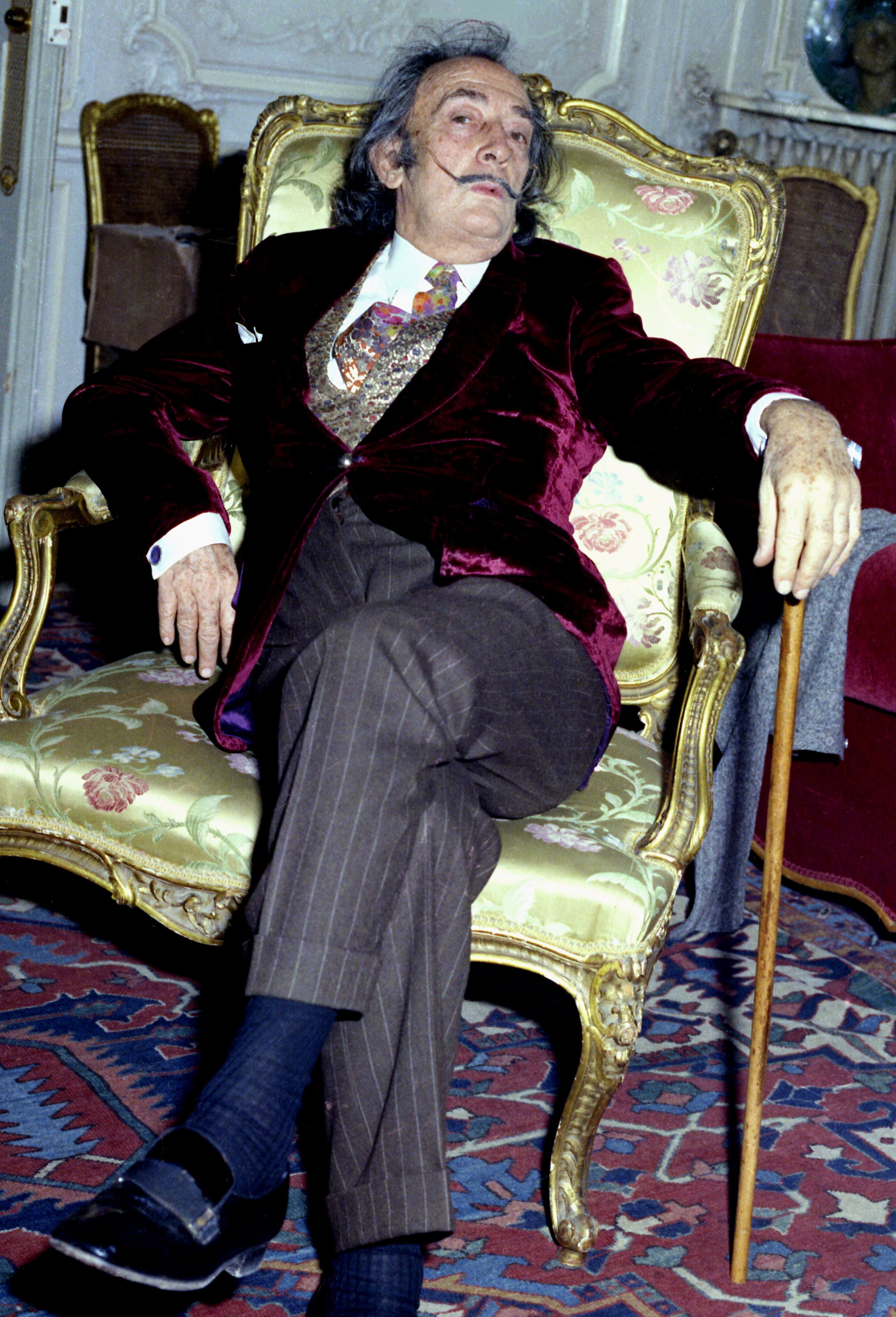 Salvador Dali in chair Allan Warren