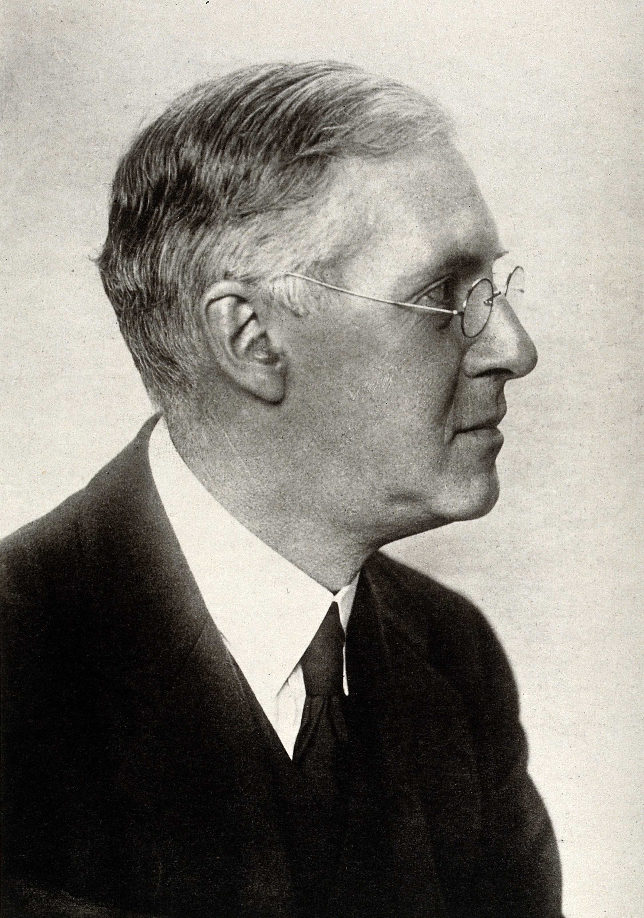Sir Henry Hallett Dale. Photograph. Wellcome V0026244
