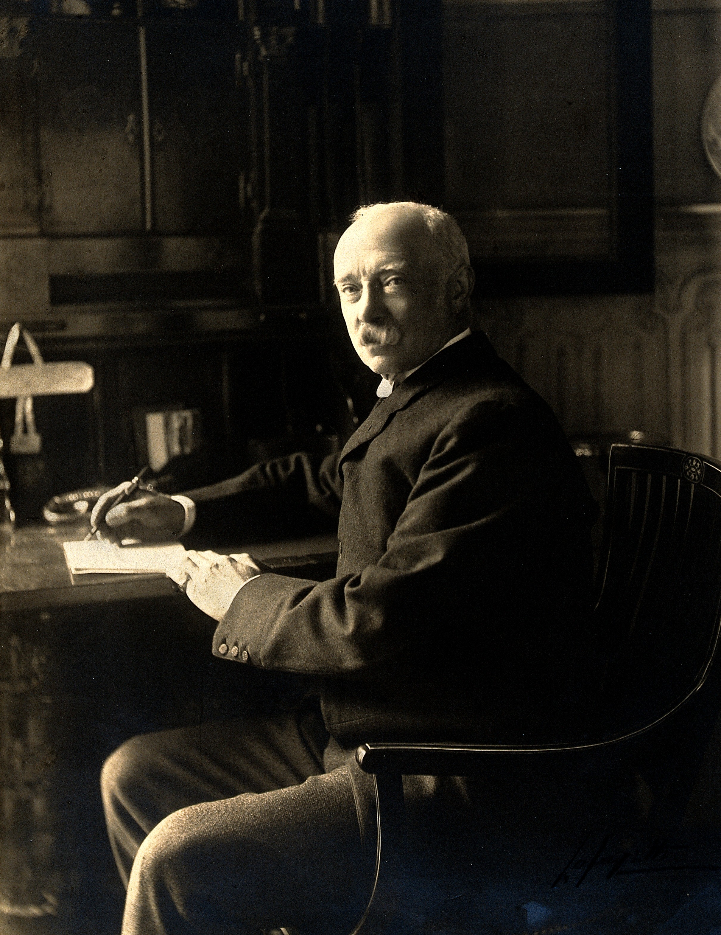 Sir Joseph Montagu Cotterill. Photograph by Lafayette Ltd. Wellcome V0026217
