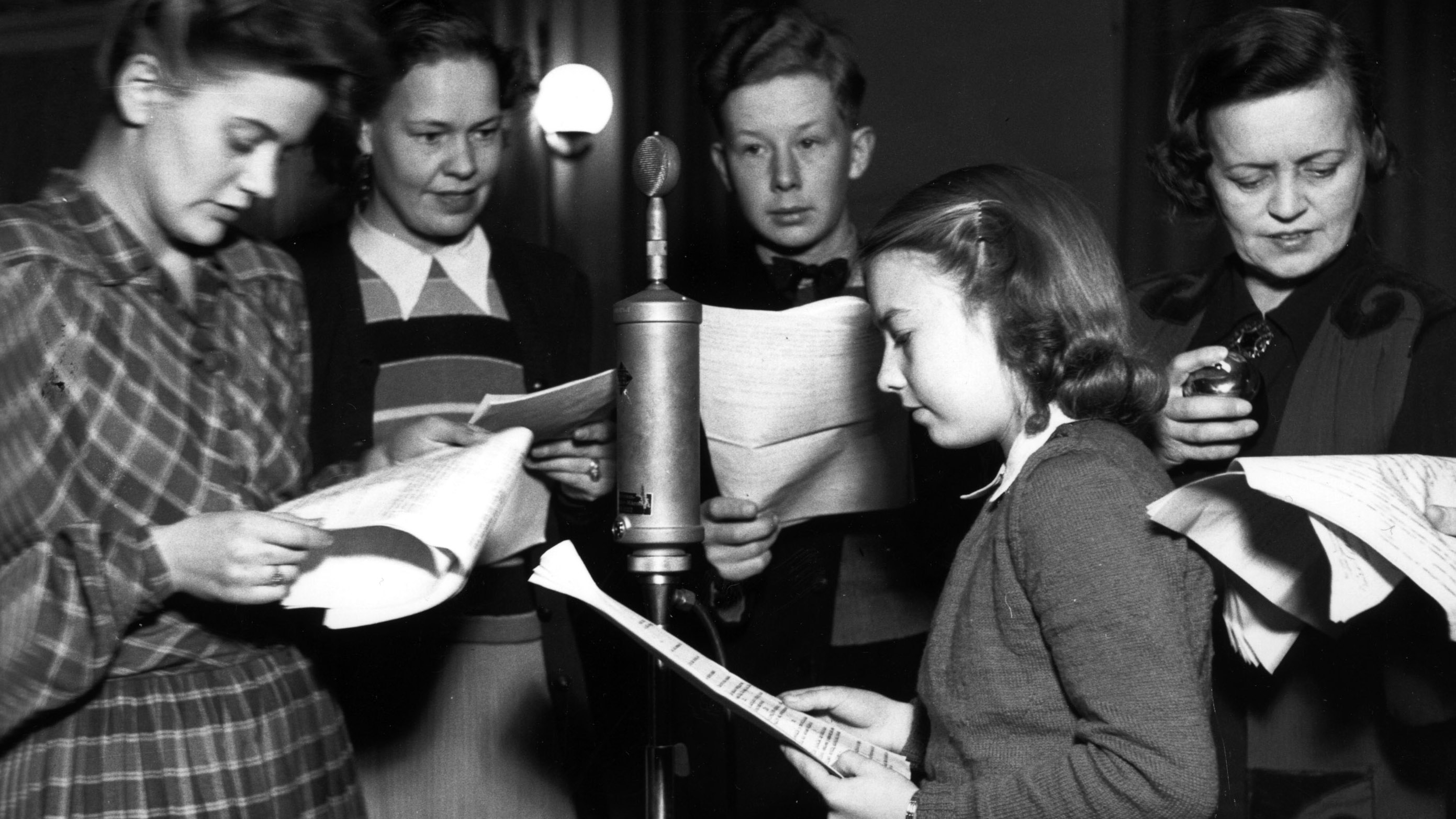 Suomisen-perhe-1946