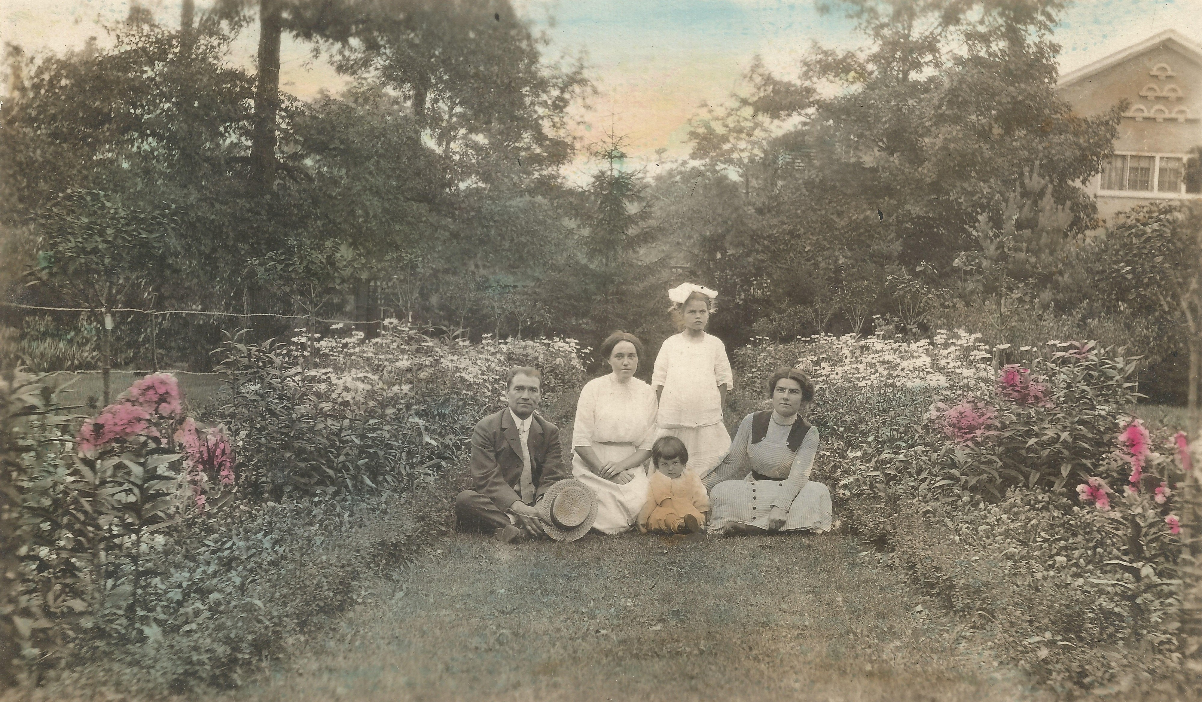 Heaney Family 1911