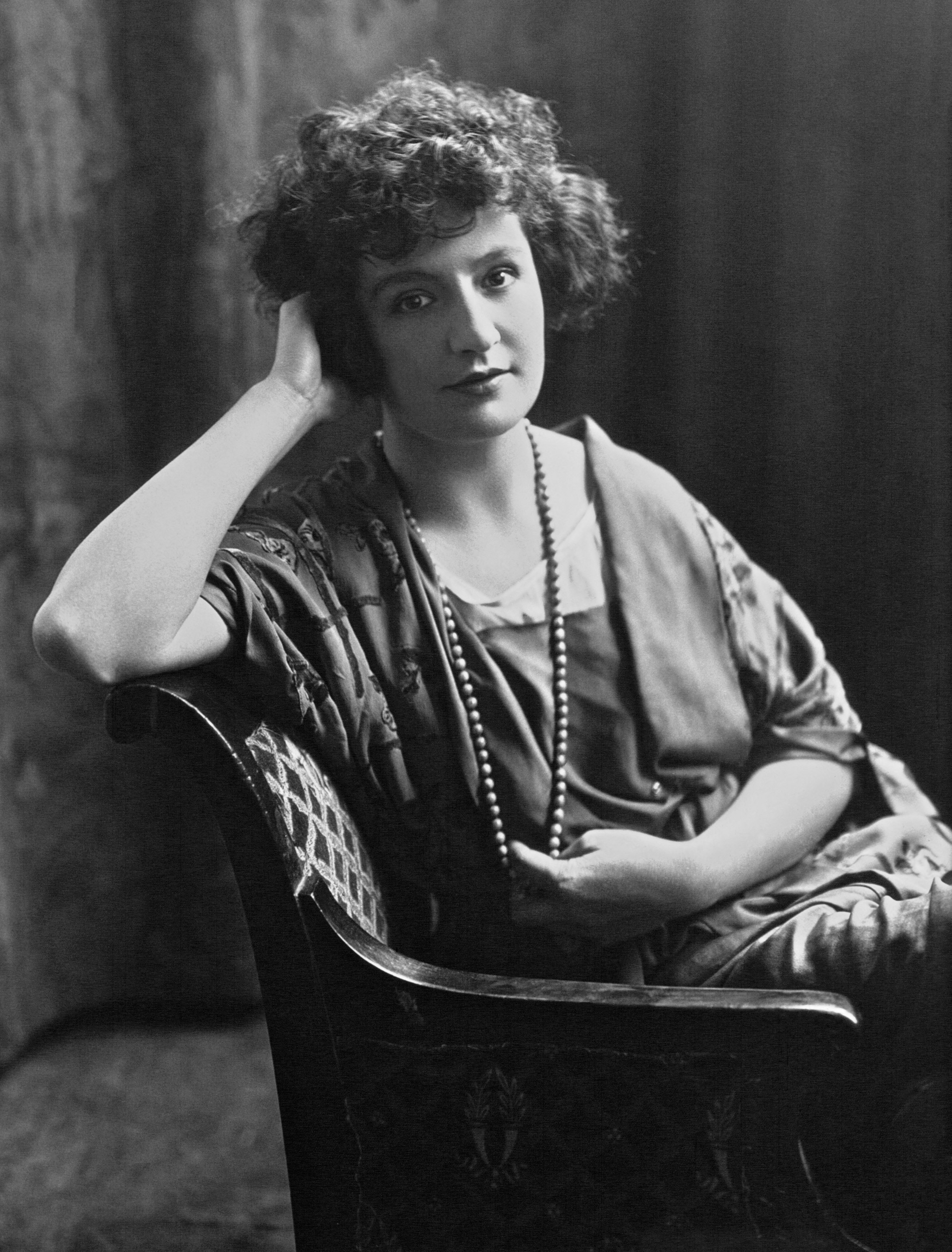 Irène Lagut fauteuil b Meurisse 1922