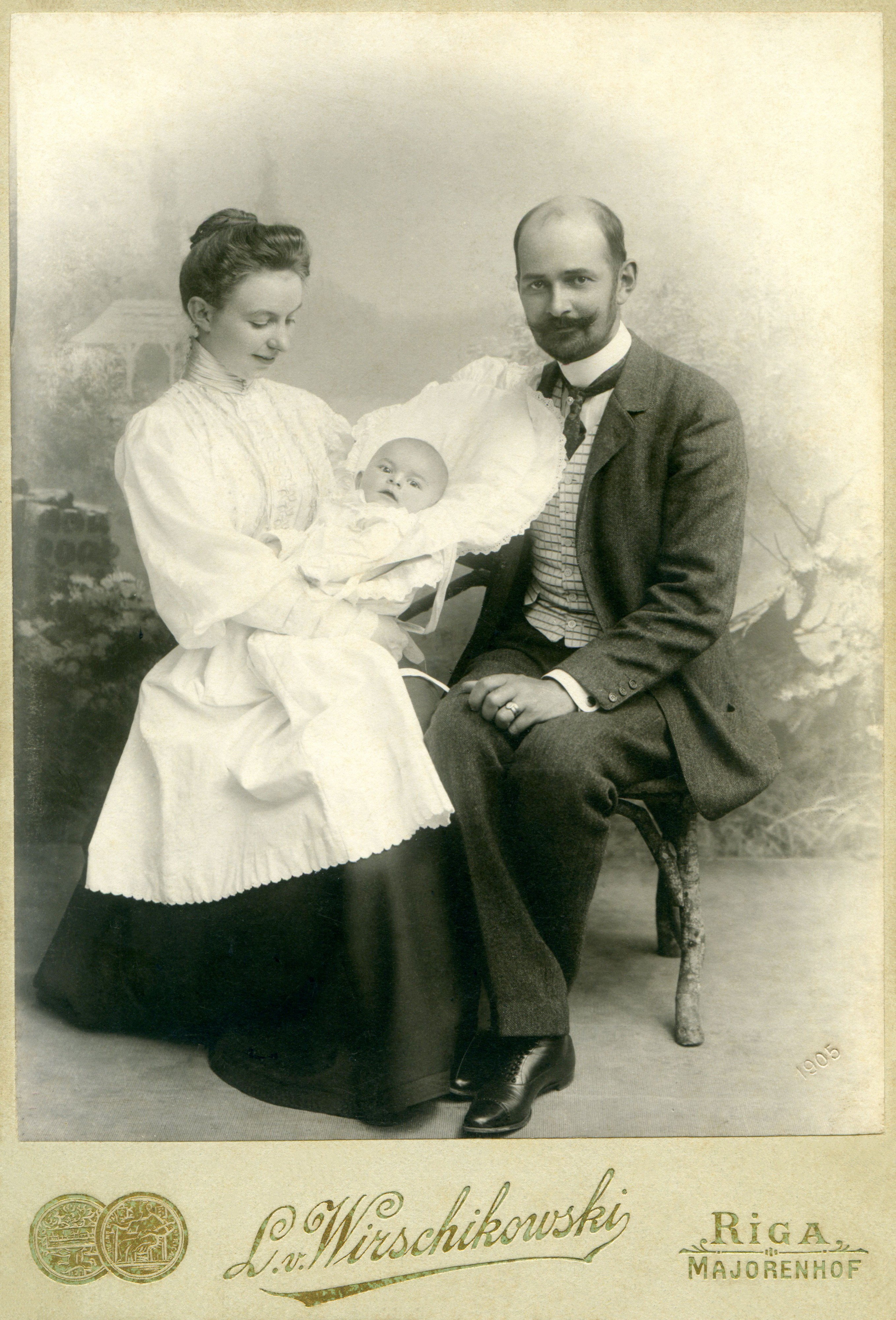 KAZIMIERZ OSTASZEWSKI WITH WIFE AND DAUGHTER