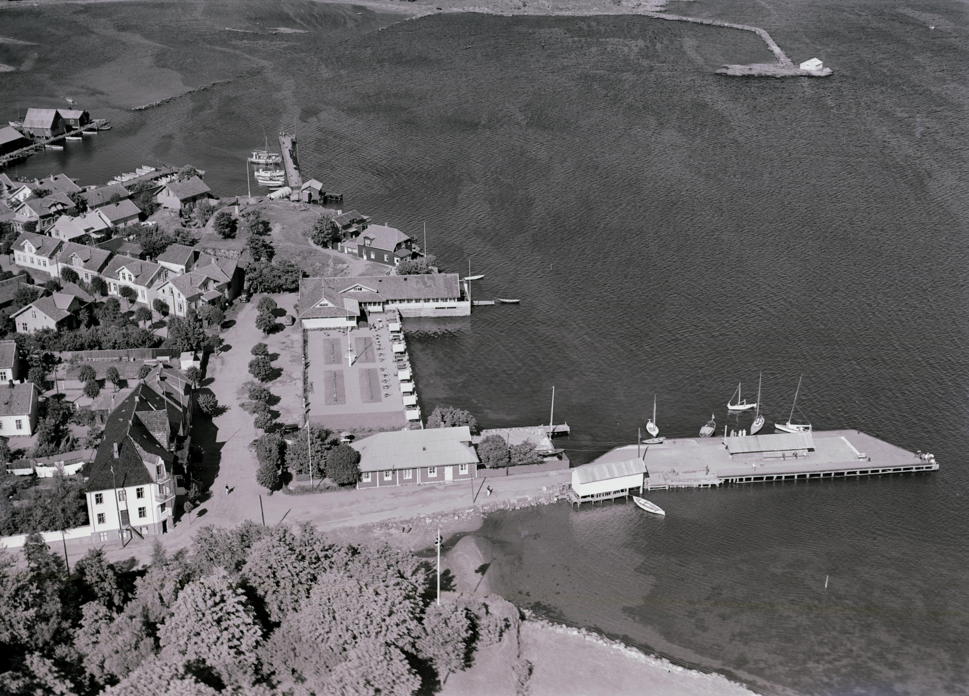 Stavern (14578158904)