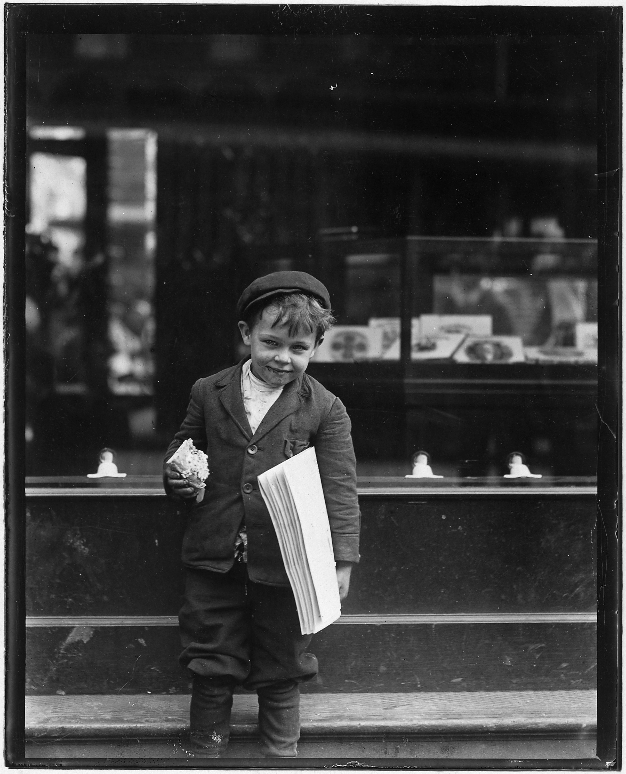 Tommy Hawkins, 5 years old. Sells papers. Is 41 inches high. St. Louis, Mo. - NARA - 523296