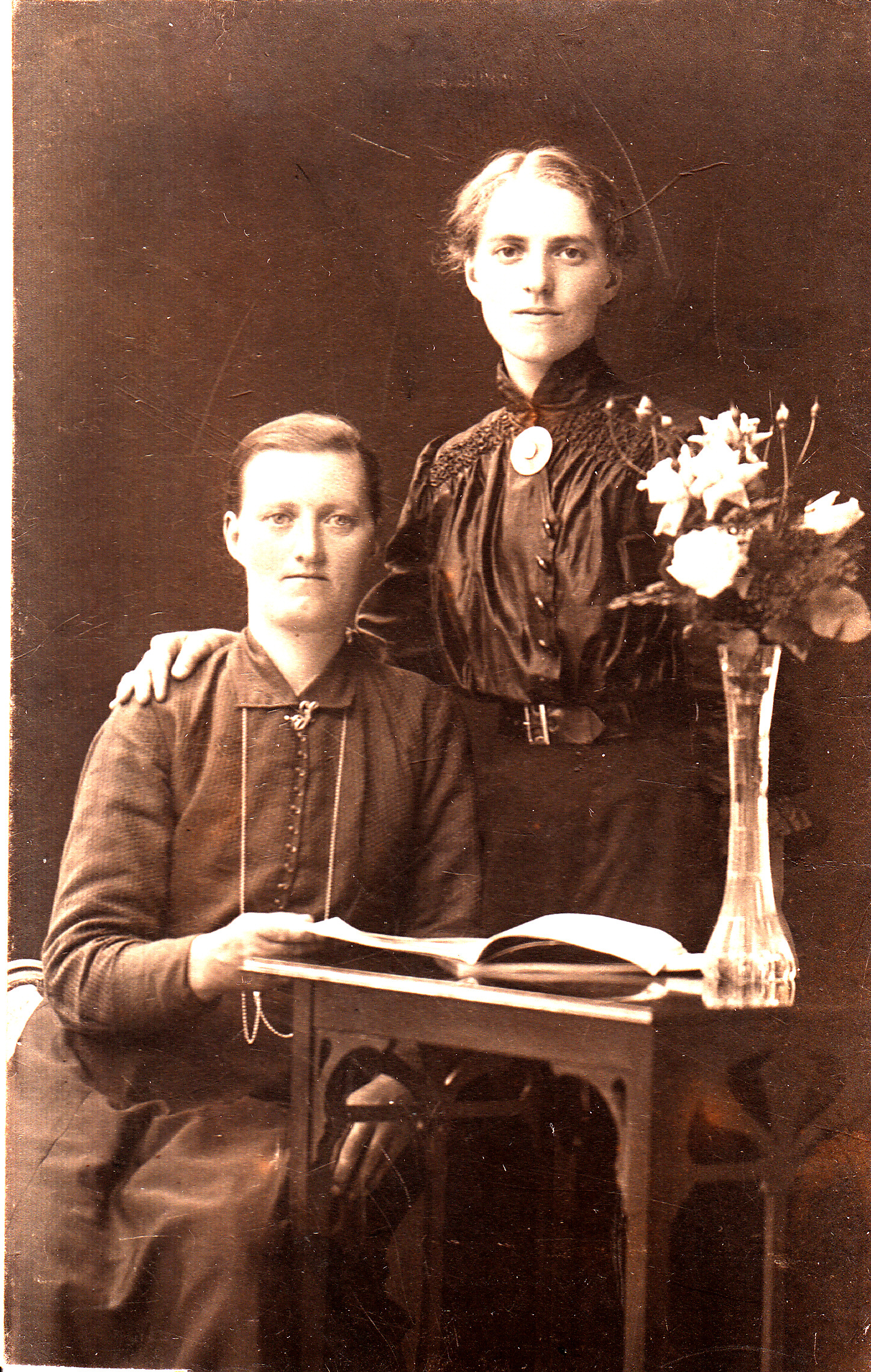 Unknown women - photograph by Arnt Engen