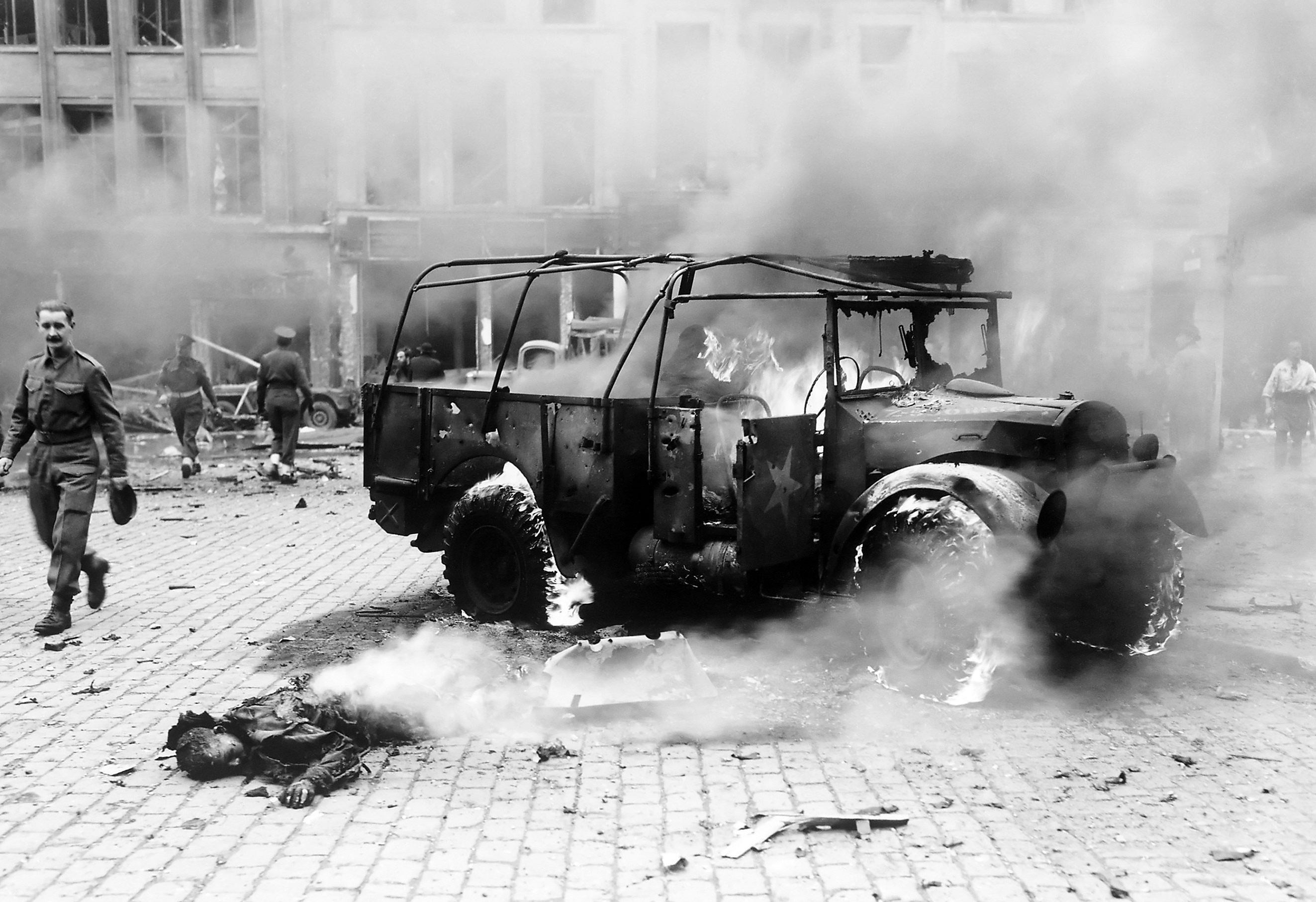 V-2victimAntwerp1944a