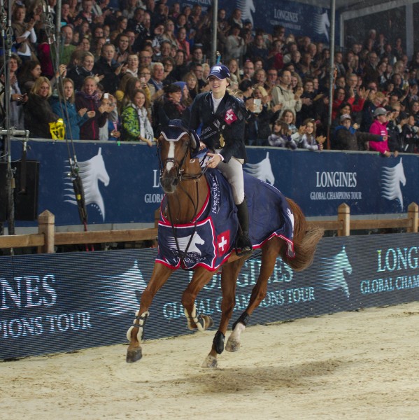 2013 Longines Global Champions - Lausanne - 14-09-2013 - Lucy Davis et Barron pendant le tour d'honneur