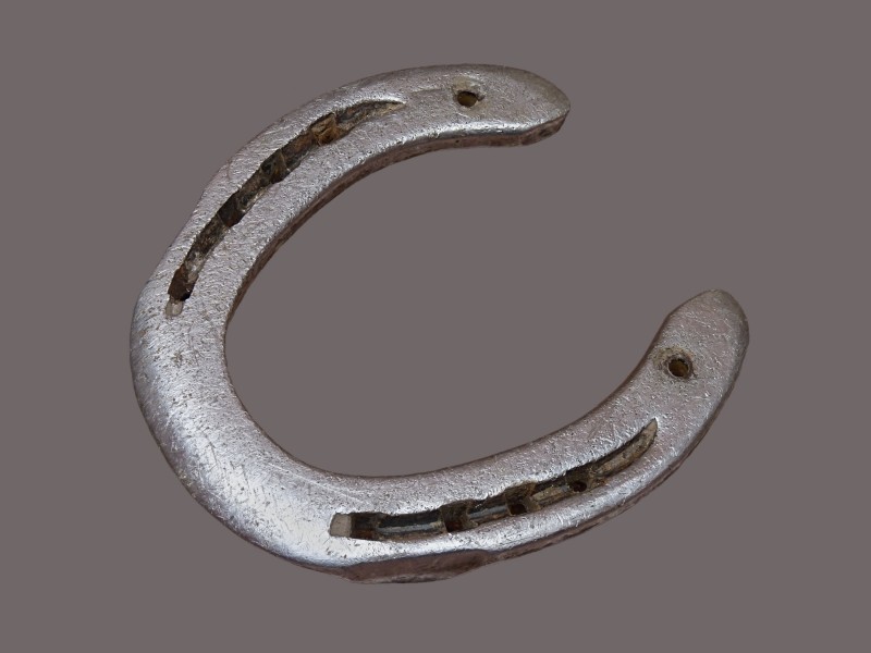 Used horseshoe (outside) J2