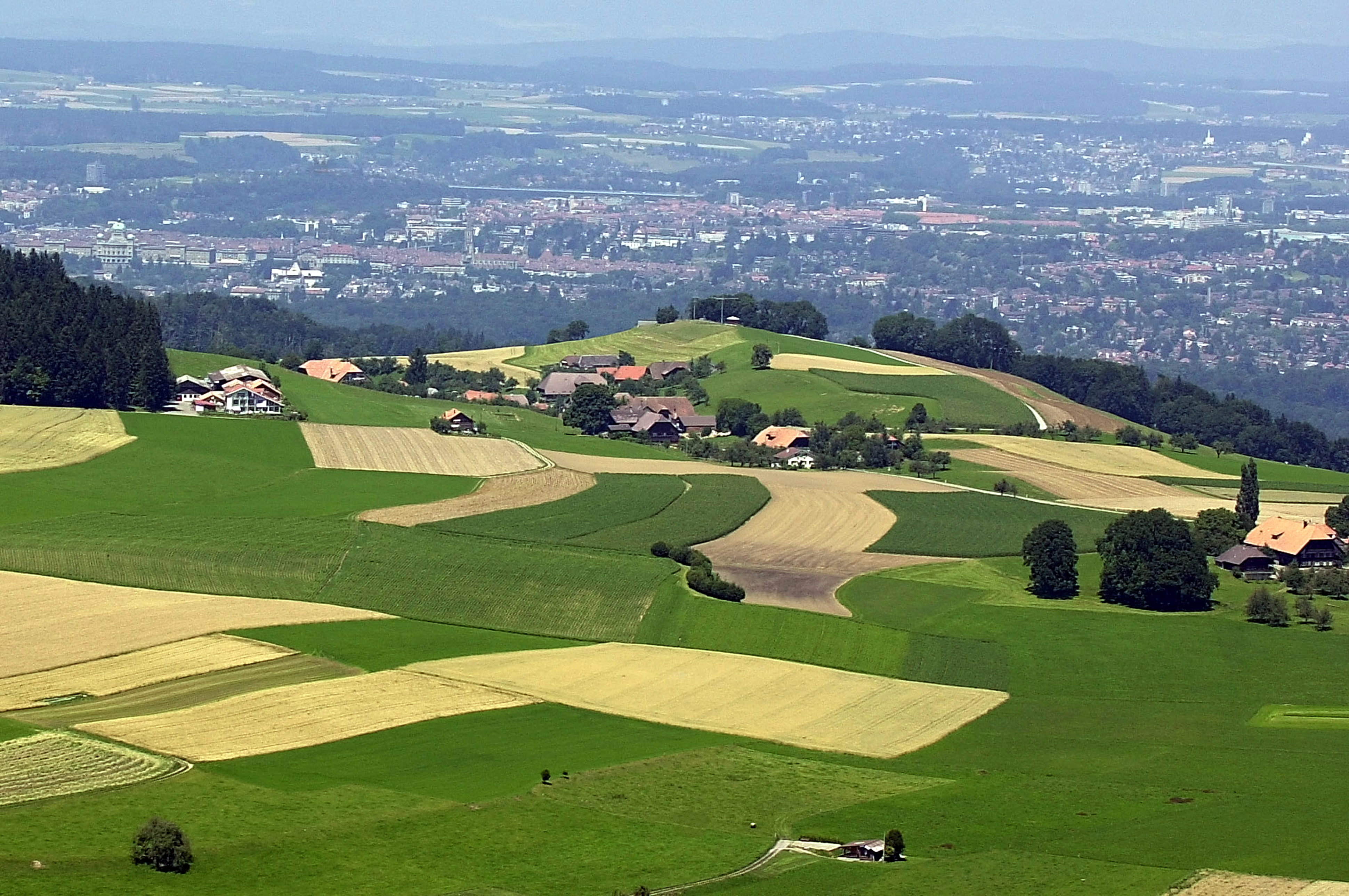 Englisberg - aerial view, northwestern direction - city of Bern in the background