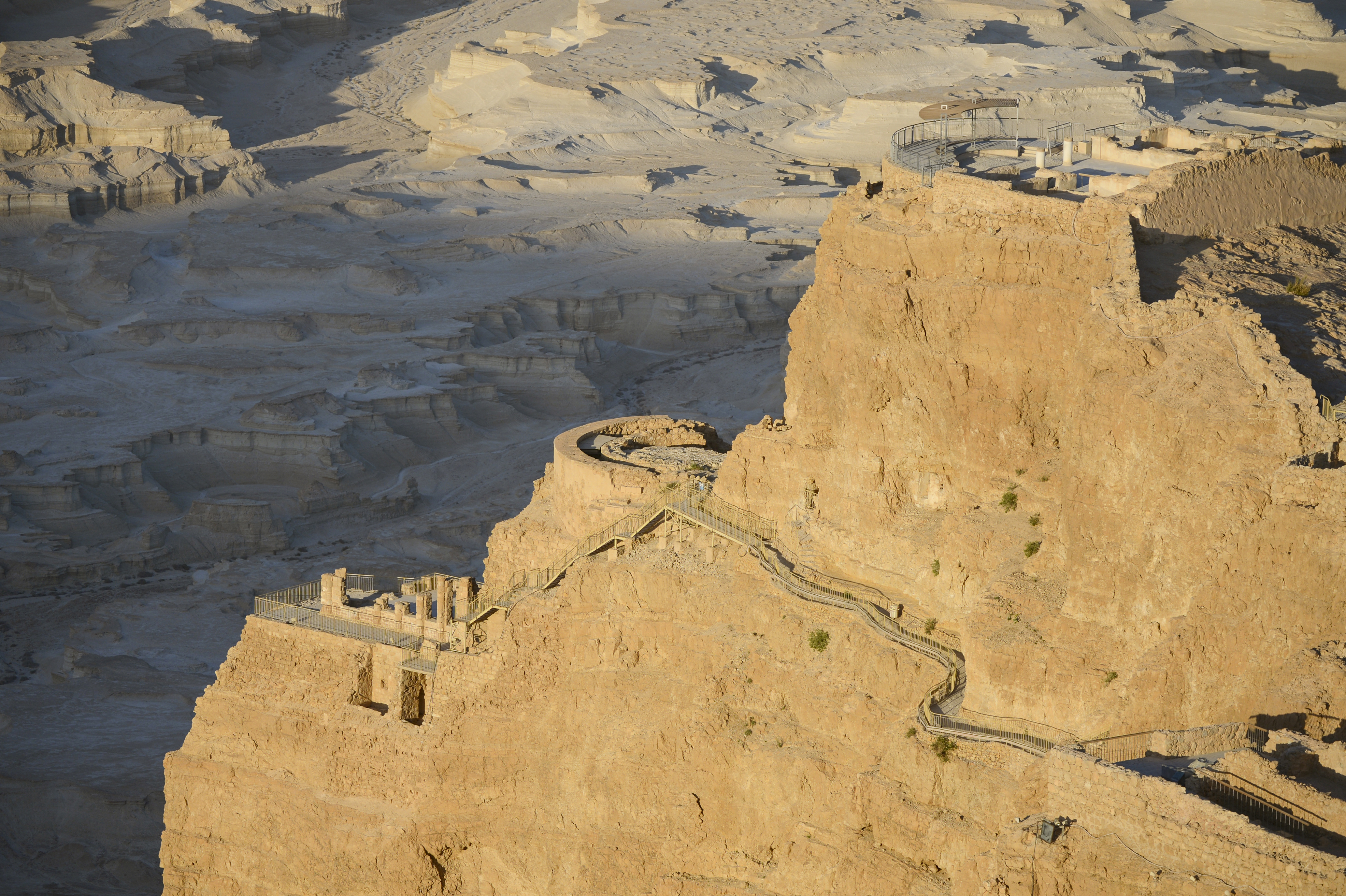 ISR-2013-Aerial-Masada-Northern Palace 01